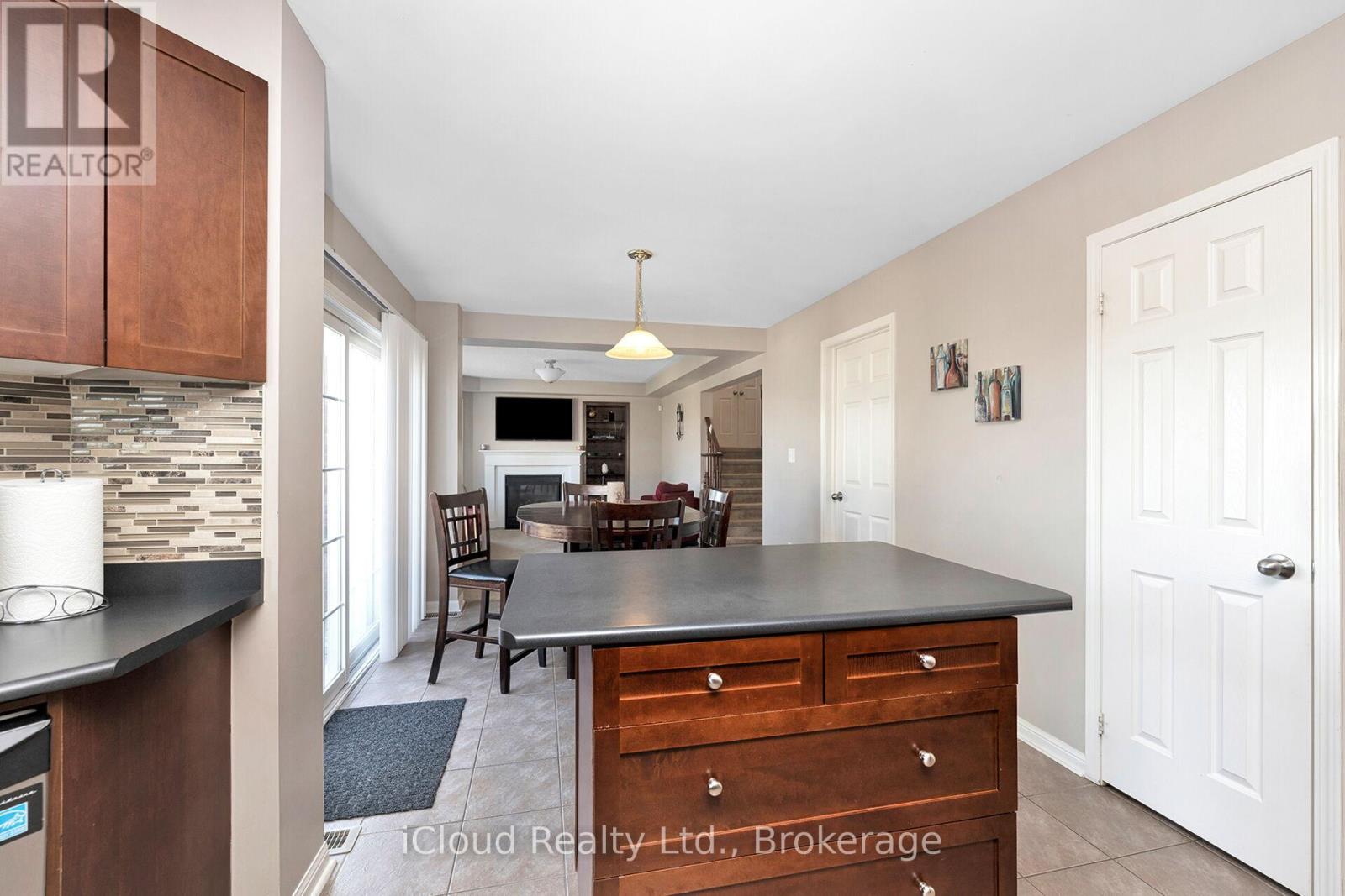 11 BONAVISTA DRIVE - 17