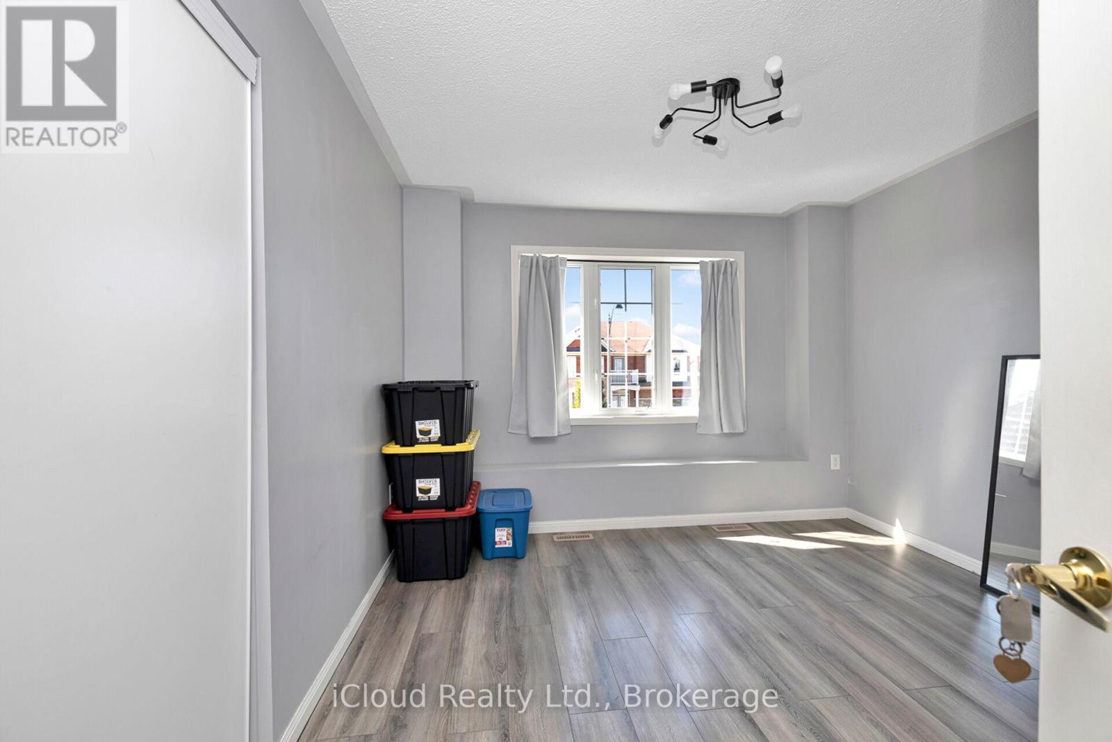 11 BONAVISTA DRIVE - 37