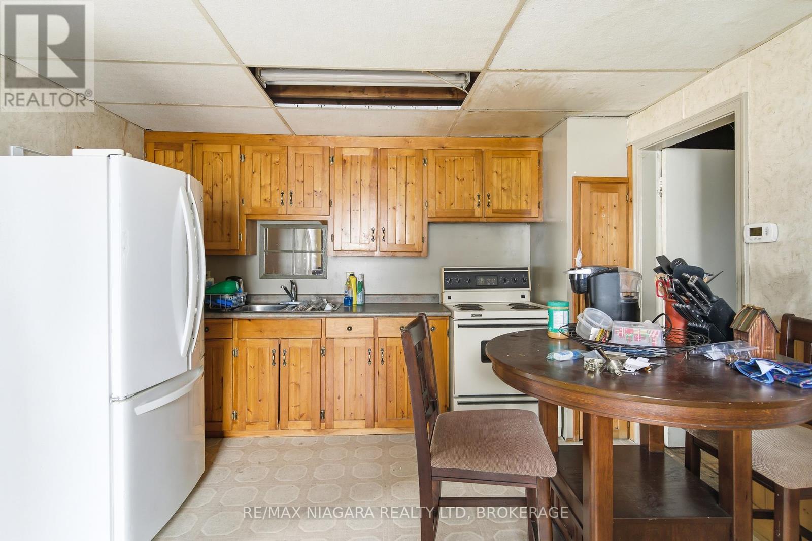 8356 OAKWOOD DRIVE