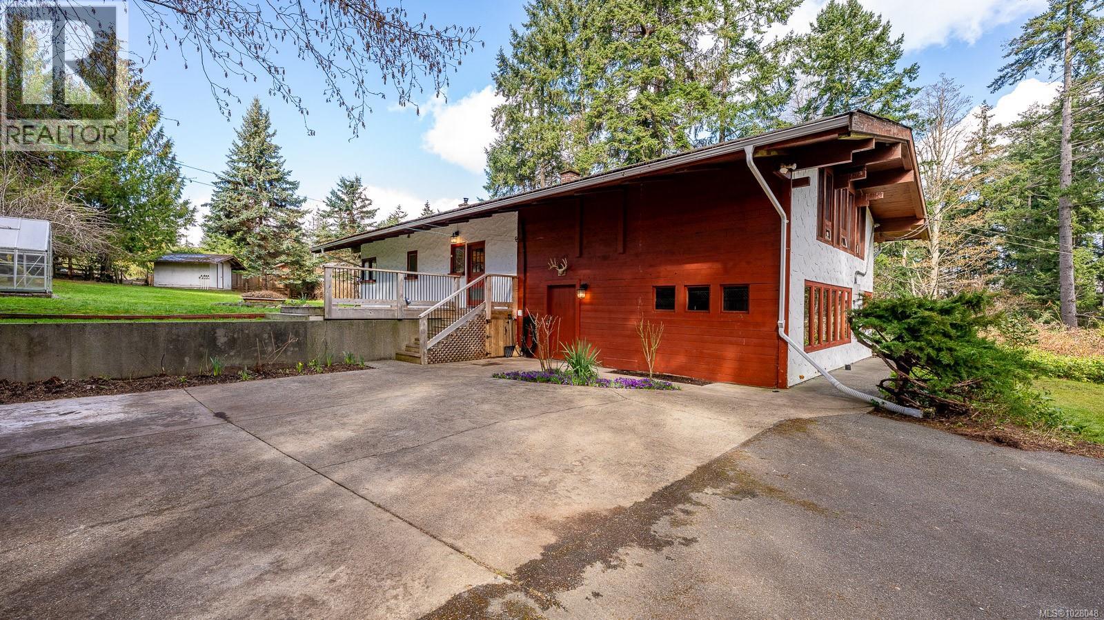 415 HOLIDAY RD - Image 2