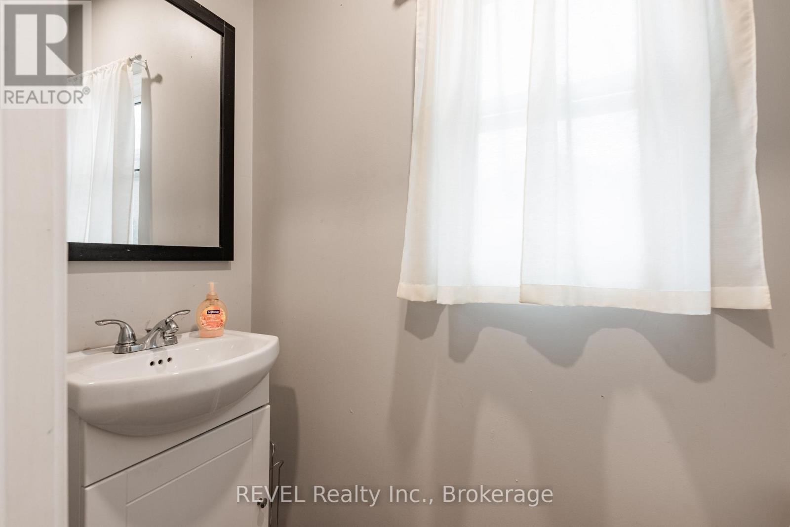 17 BEECHER STREET - 22