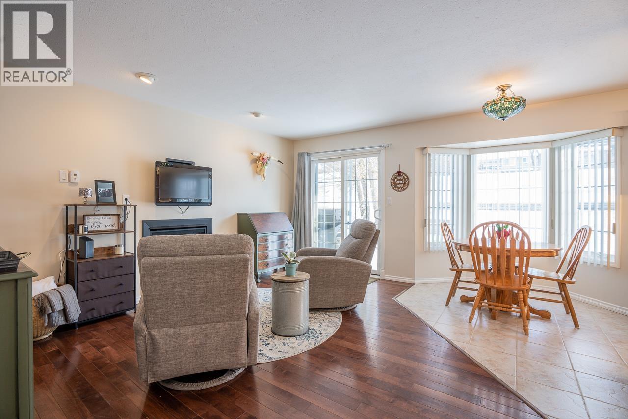 5663 HORSE LAKE ROAD - 14