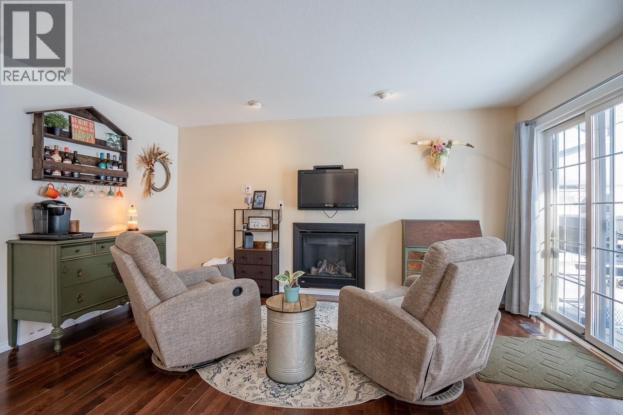 5663 HORSE LAKE ROAD - 15