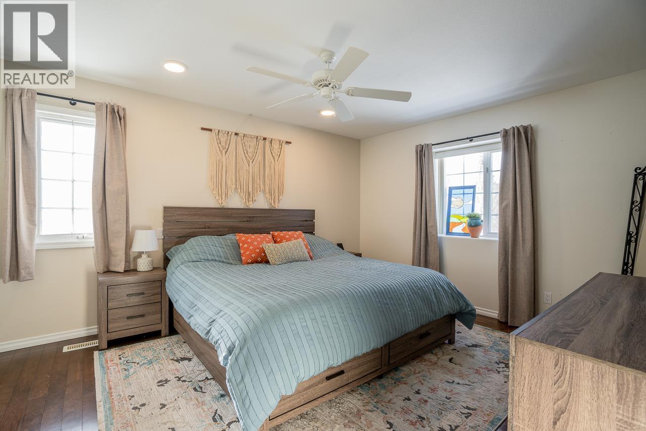 5663 HORSE LAKE ROAD - 20