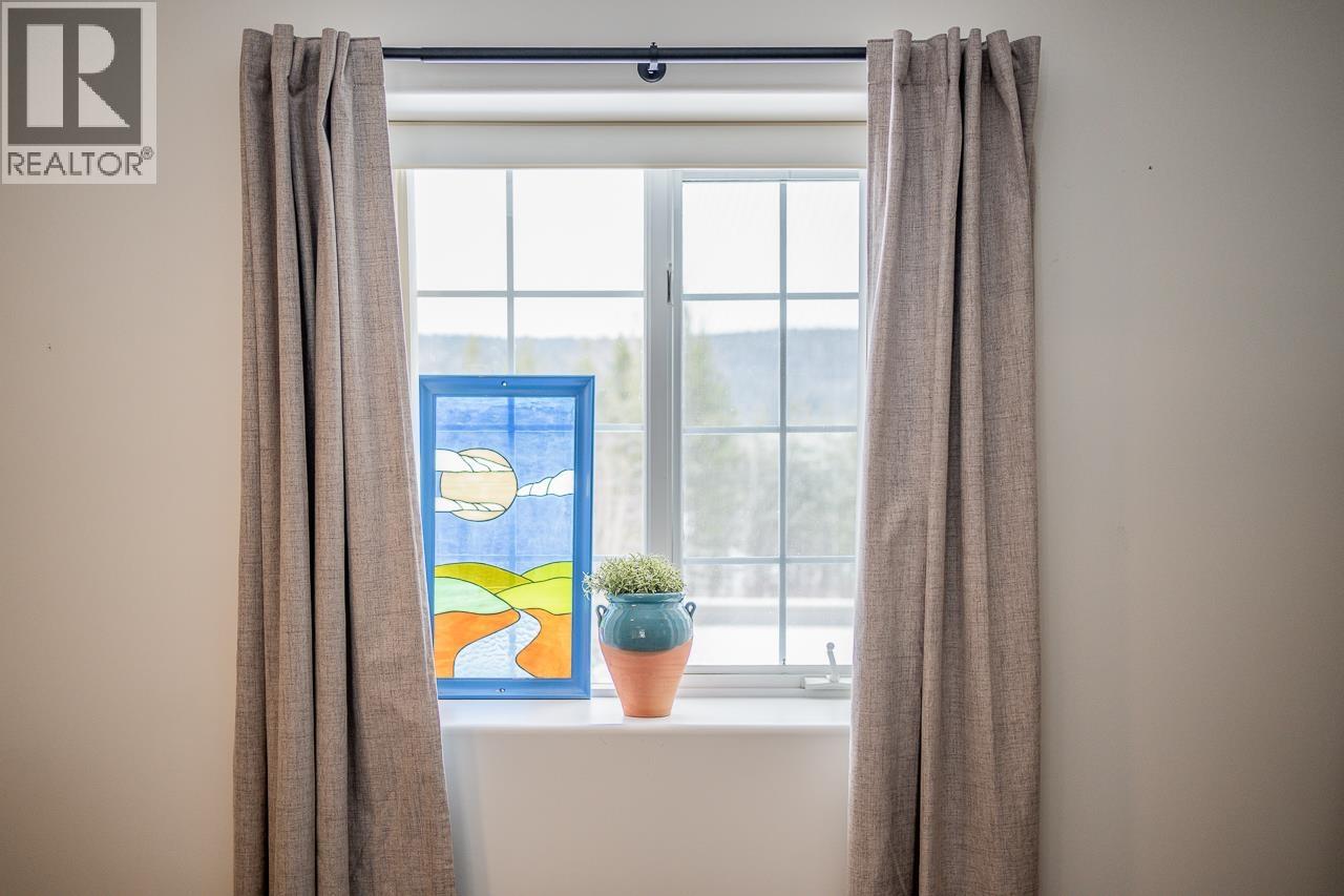 5663 HORSE LAKE ROAD - 21