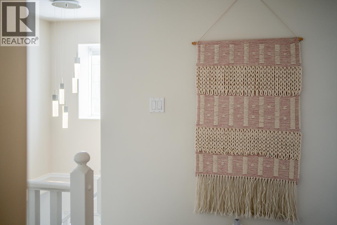 5663 HORSE LAKE ROAD - 26