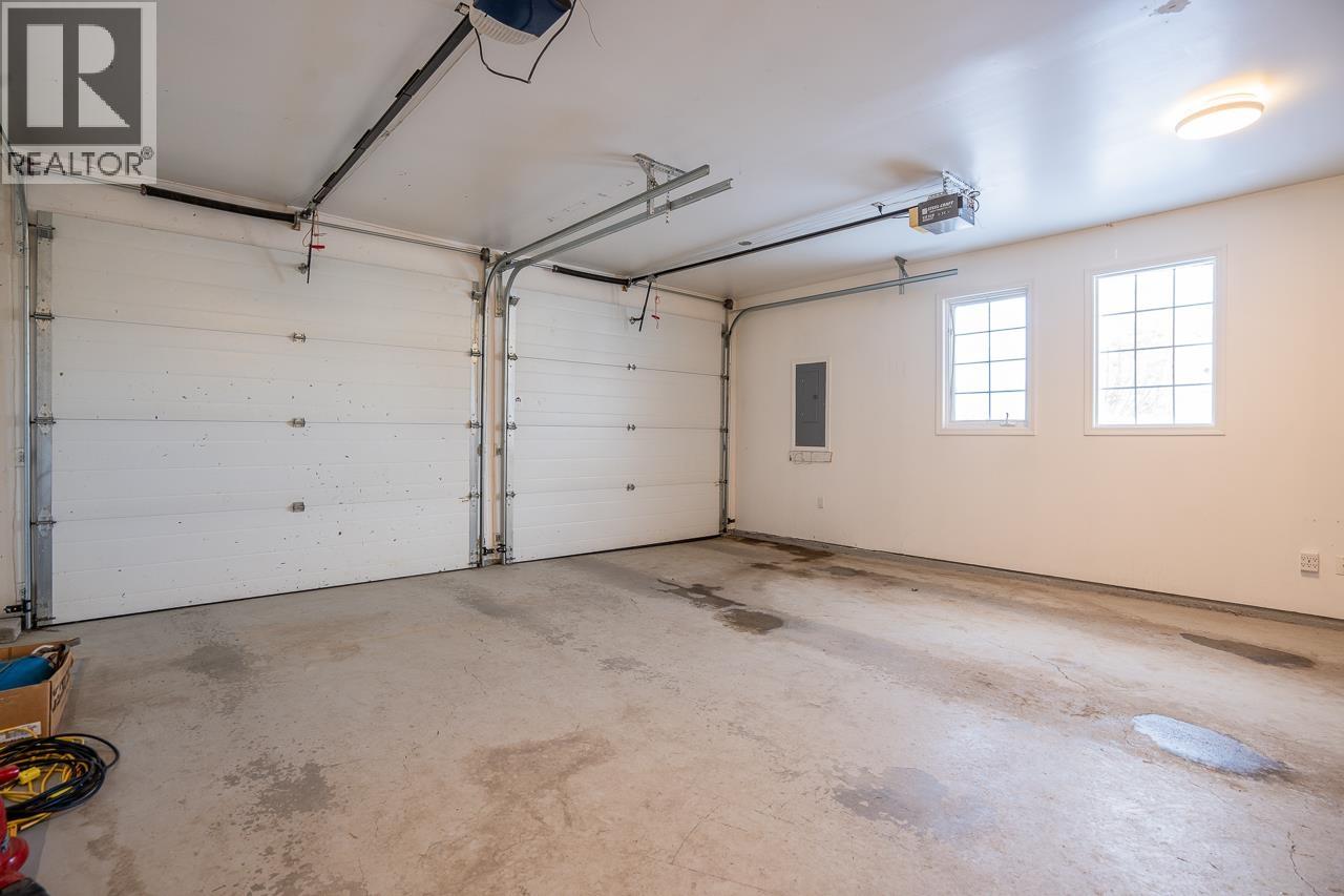 5663 HORSE LAKE ROAD - 31