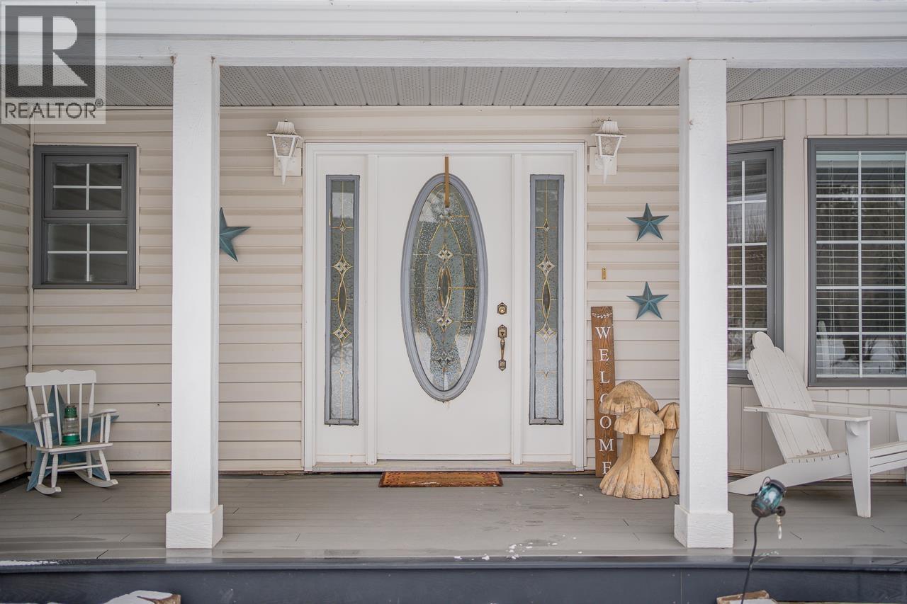 5663 HORSE LAKE ROAD - 32