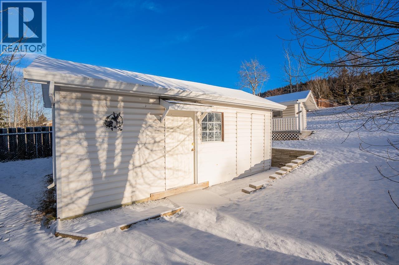 5663 HORSE LAKE ROAD - 36