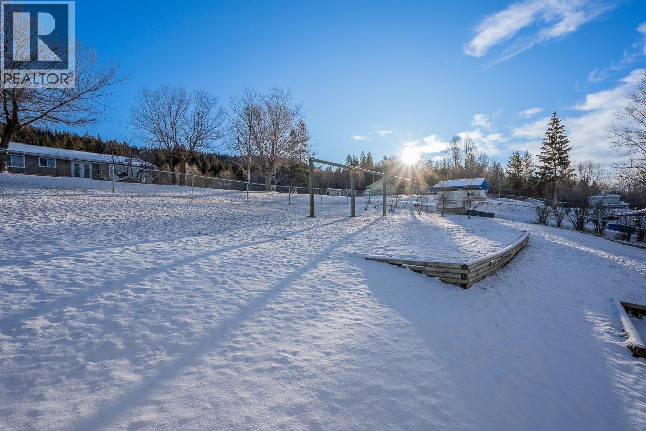 5663 HORSE LAKE ROAD - 38