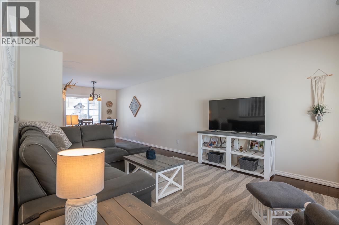 5663 HORSE LAKE ROAD - 4