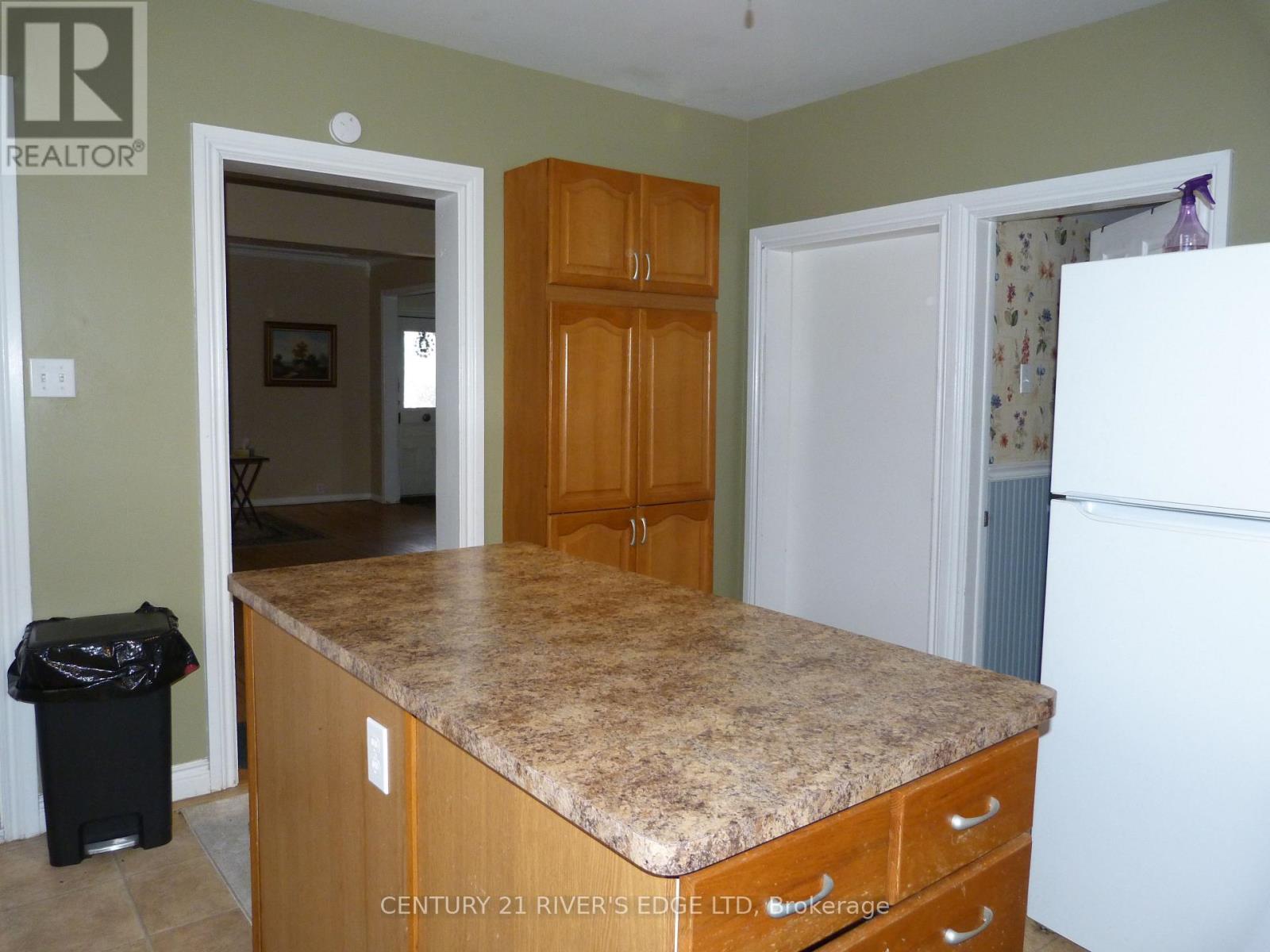 453 MAY STREET - 12