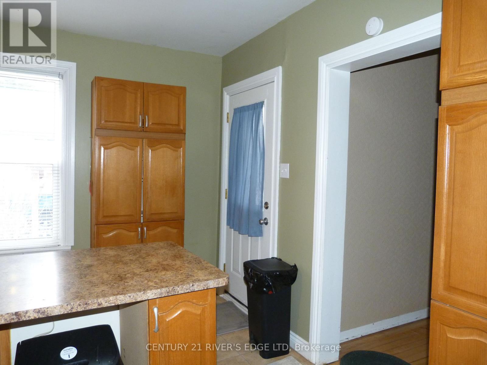 453 MAY STREET - 8