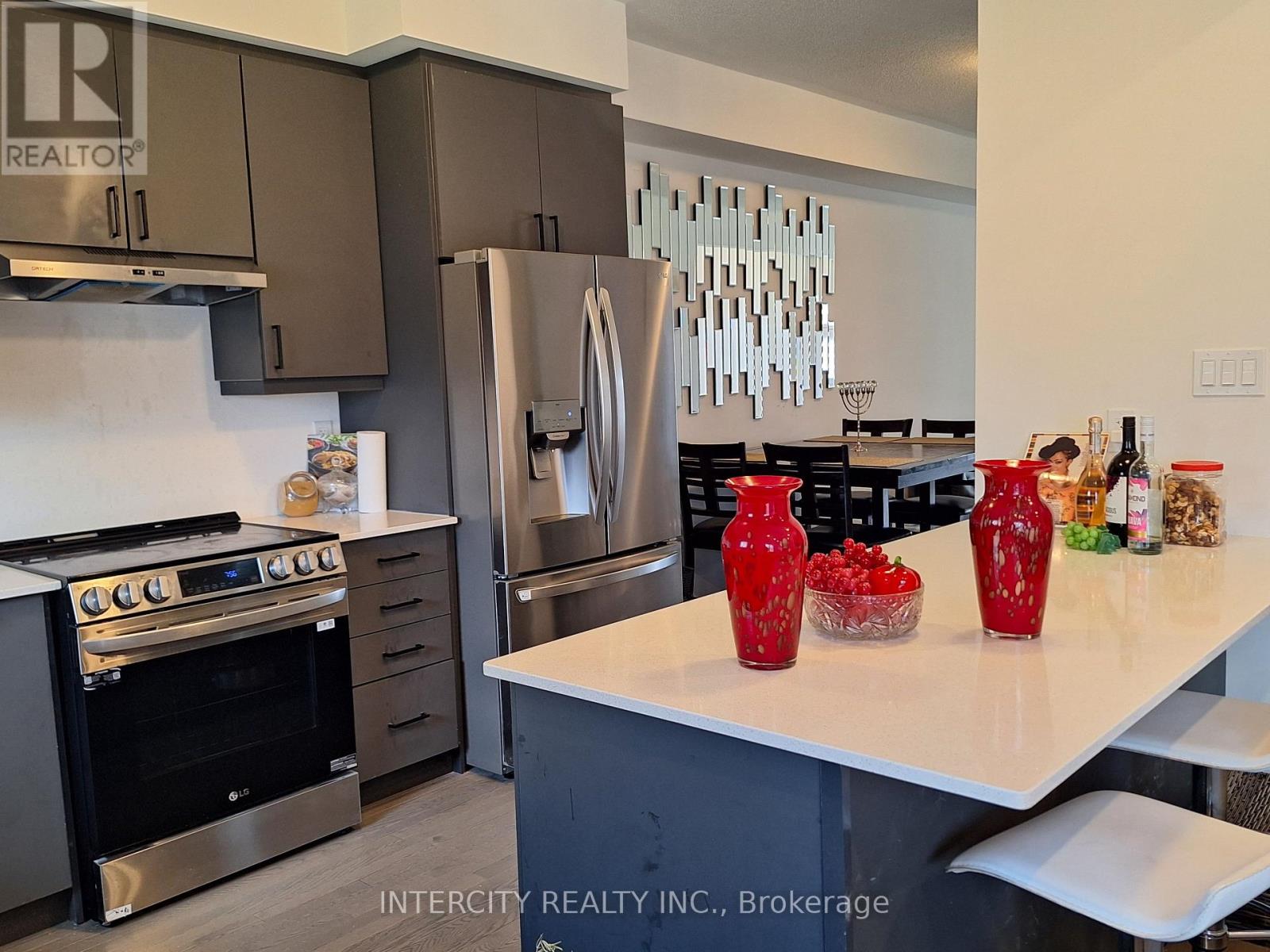 343 QUEBEC STREET - 6