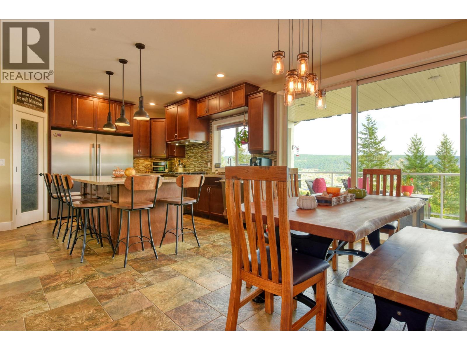 266 WOODLAND DRIVE, Williams Lake