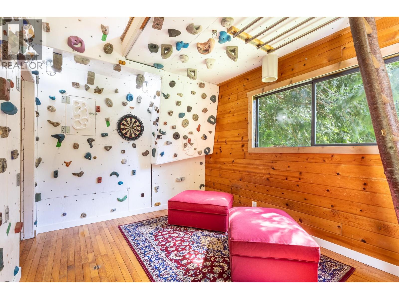 6121 GOLF COURSE ROAD, Sechelt