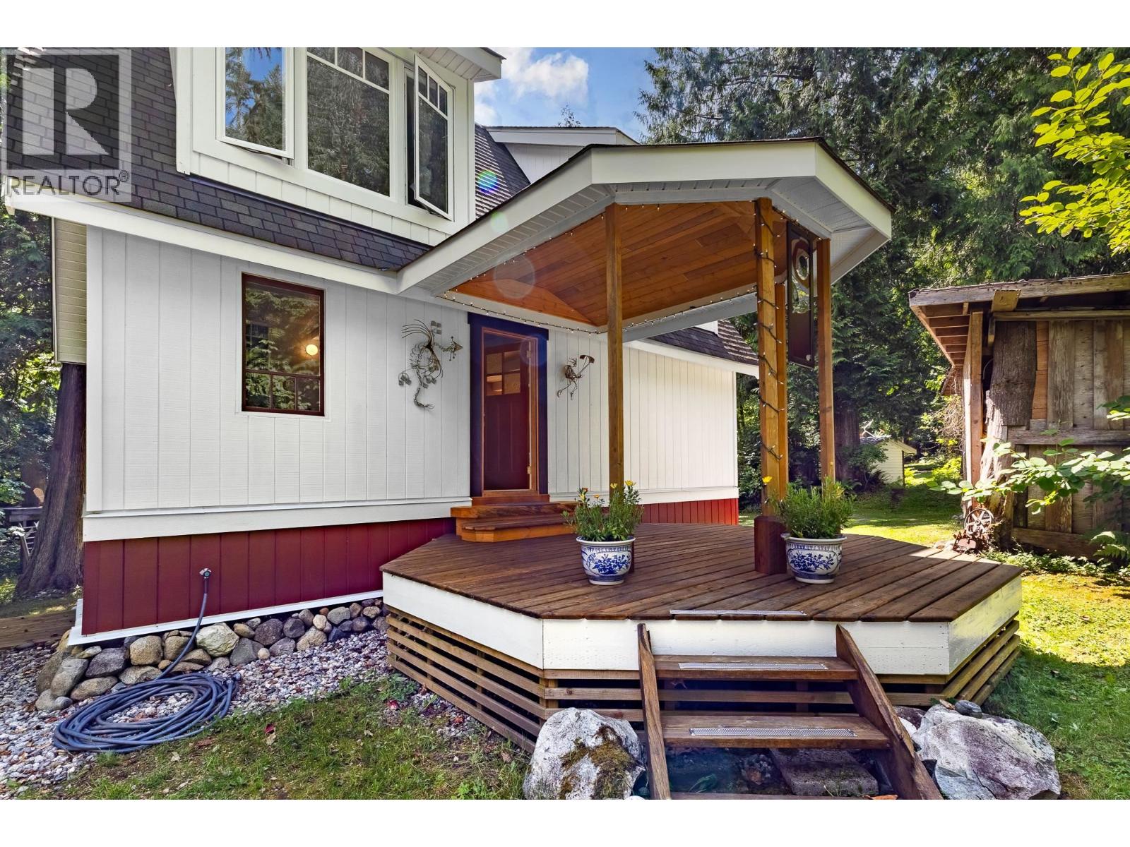 6121 GOLF COURSE ROAD, Sechelt