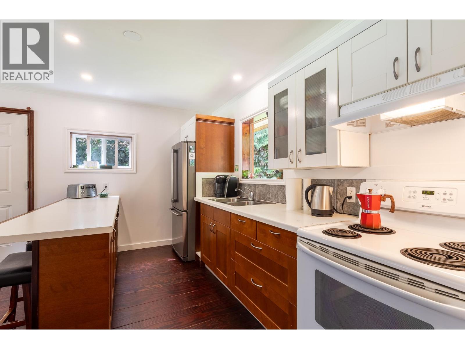 6121 GOLF COURSE ROAD, Sechelt