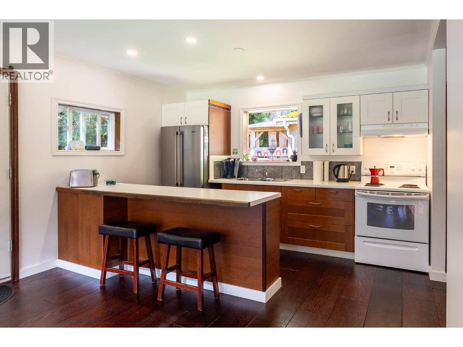 6121 GOLF COURSE ROAD, Sechelt