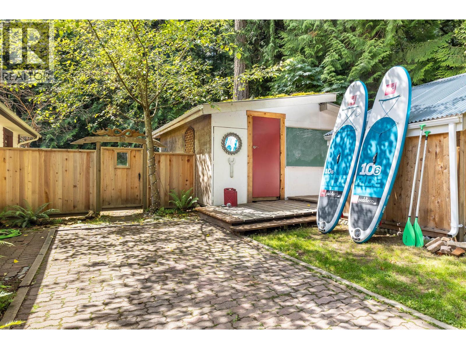 6121 GOLF COURSE ROAD, Sechelt