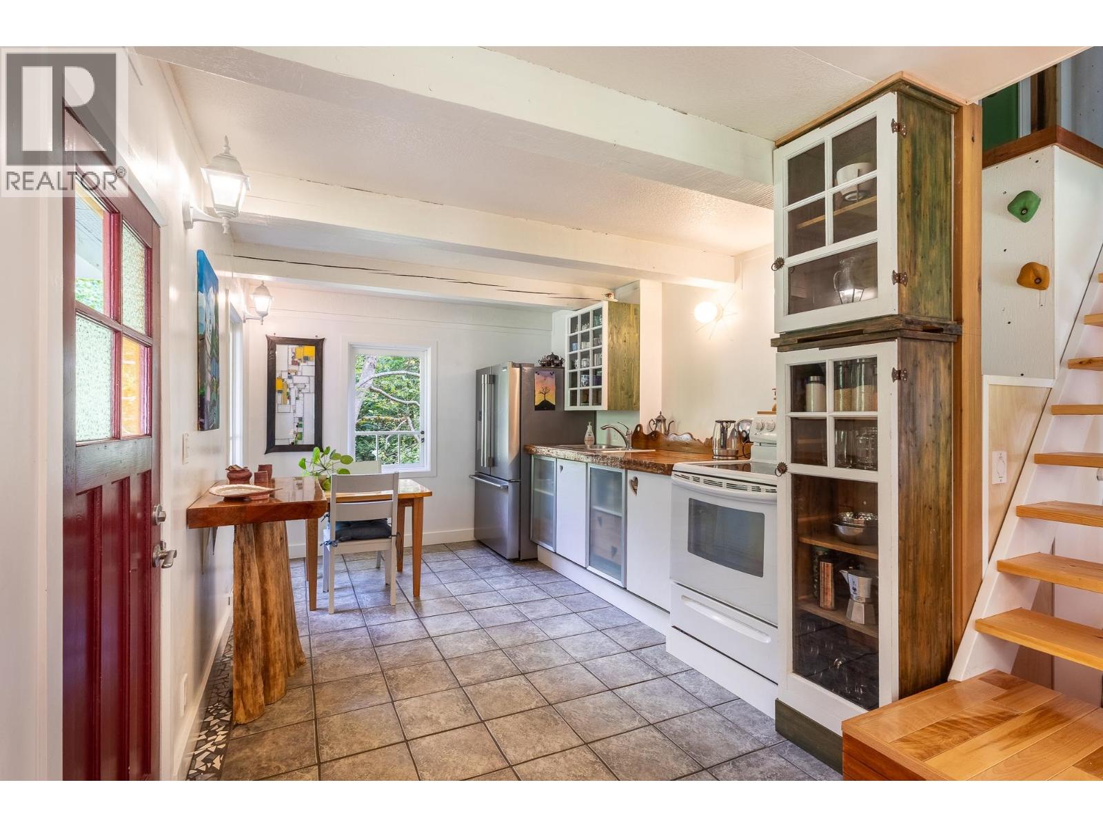 6121 GOLF COURSE ROAD, Sechelt