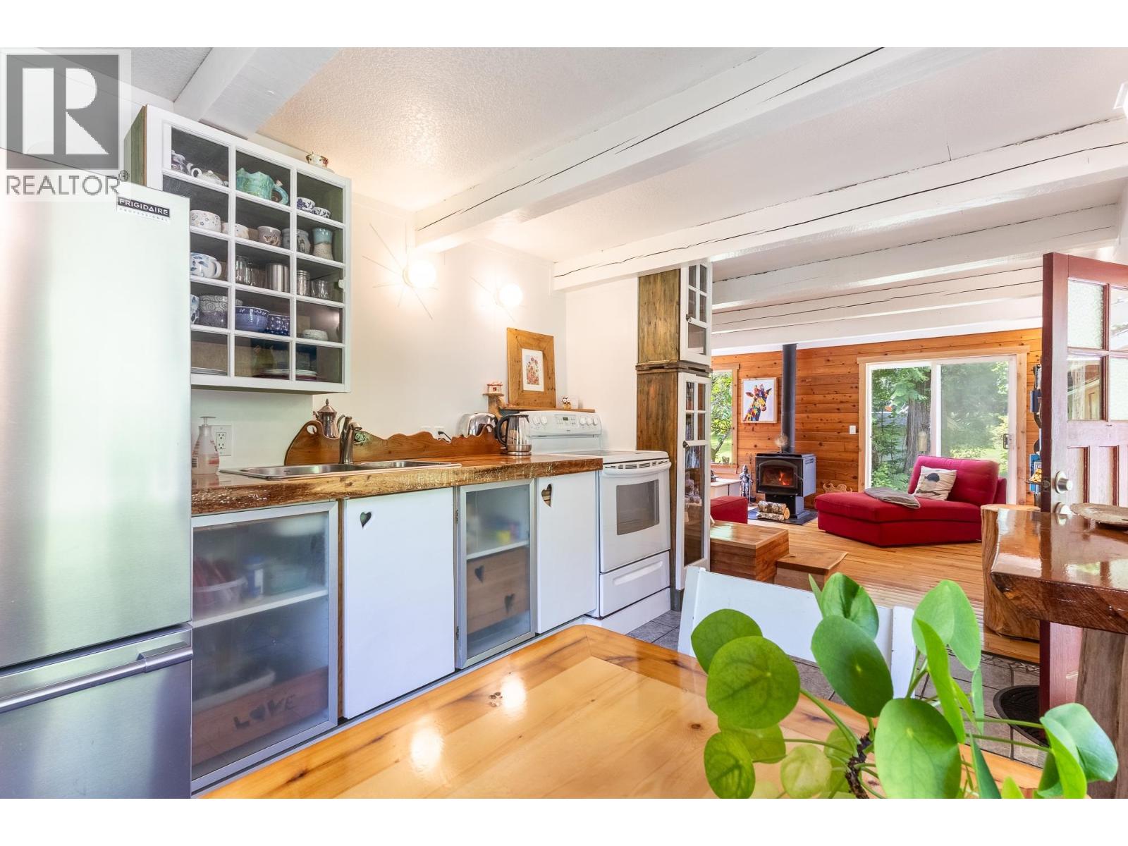 6121 GOLF COURSE ROAD, Sechelt