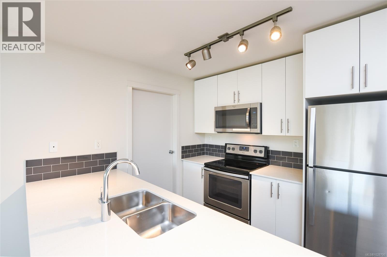 110 1944 Riverside Lane, Courtenay