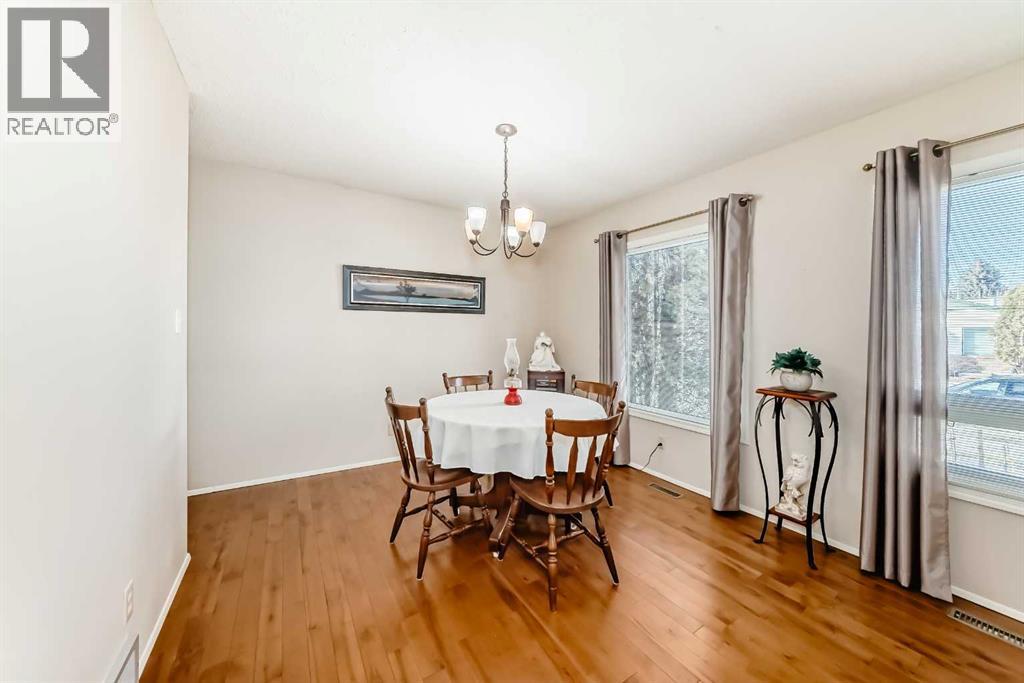 3 Rutherford Close, Red Deer