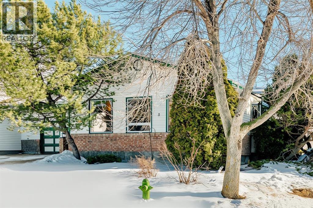 3 Rutherford Close, Red Deer