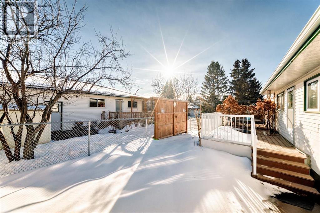 3 Rutherford Close, Red Deer