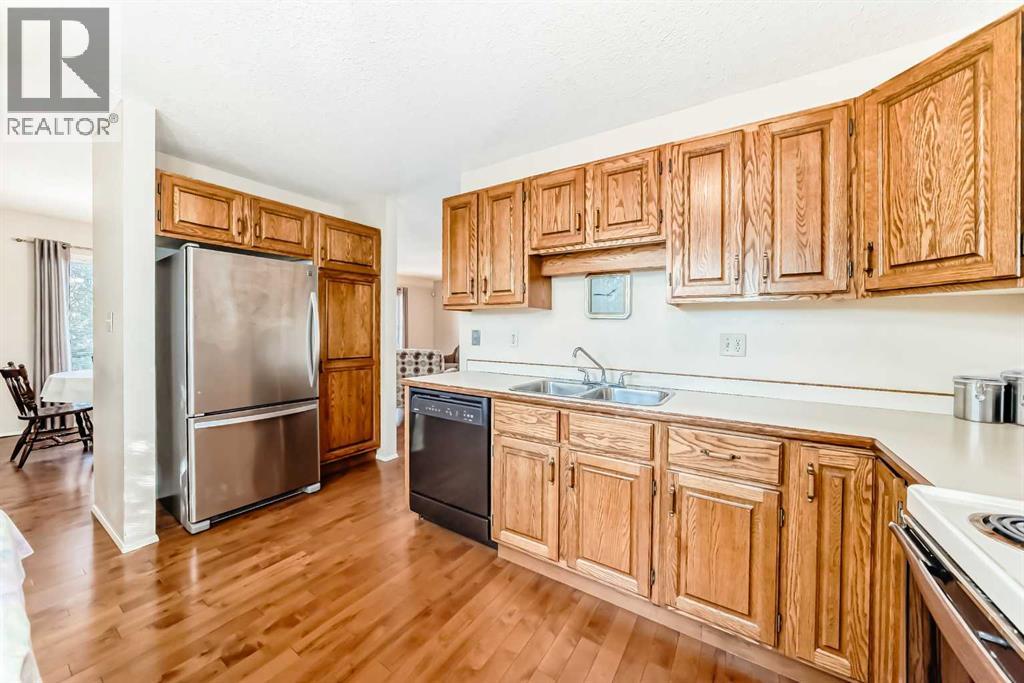 3 Rutherford Close, Red Deer