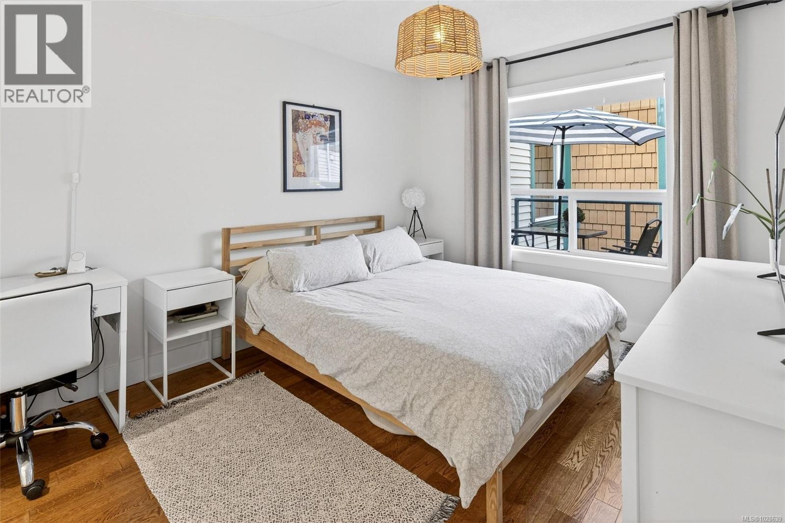 412 894 Vernon Ave, Saanich