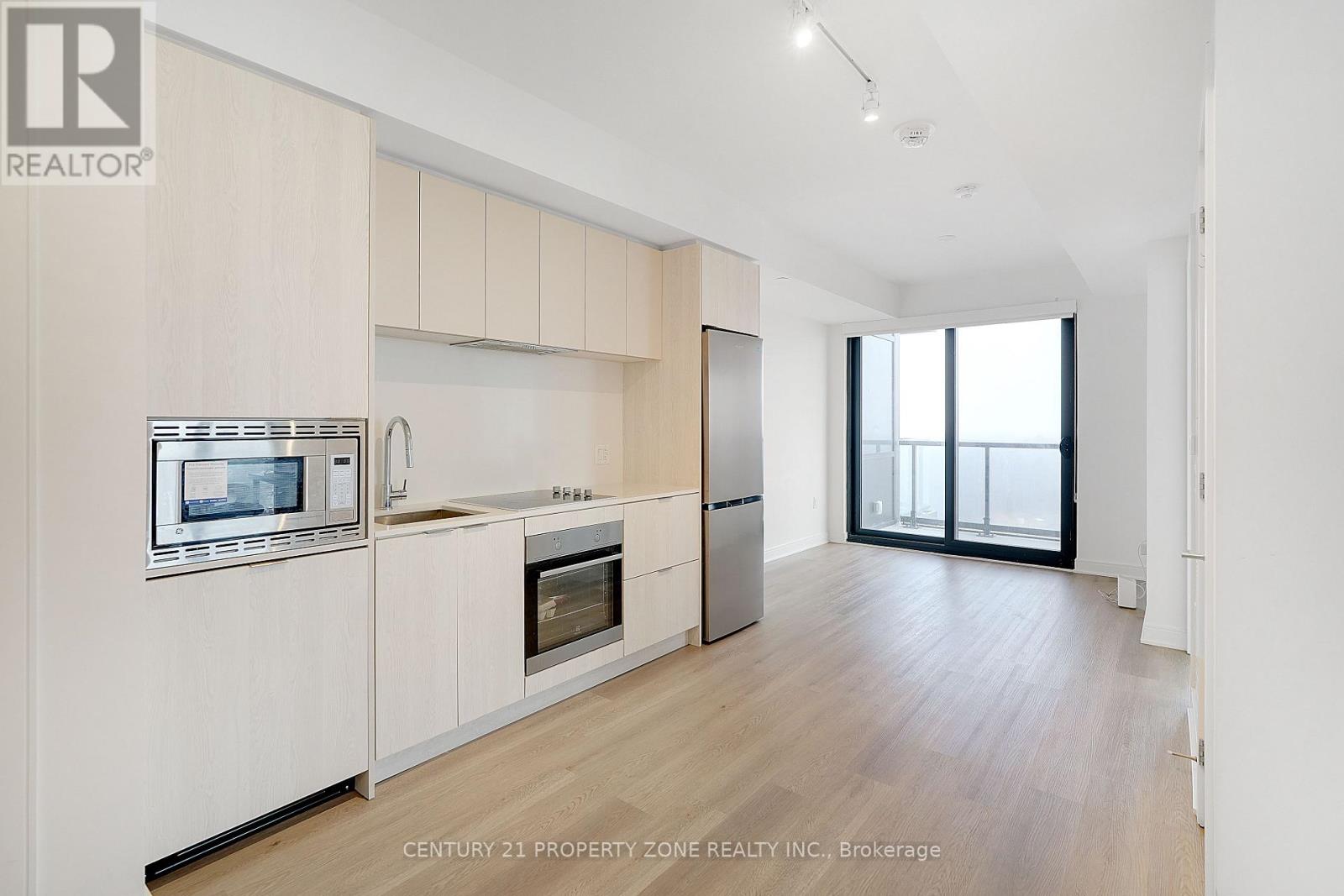 #1015 86 DUNDAS STREET E - 4