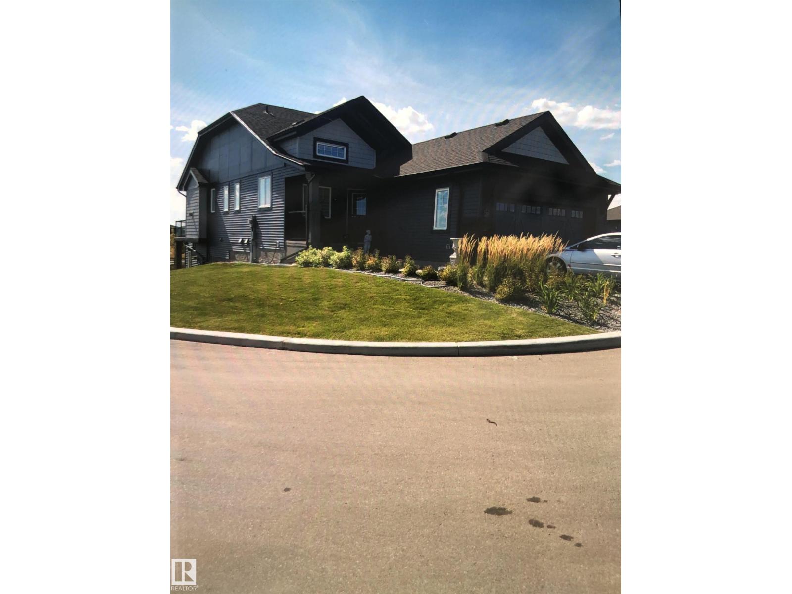 
          20 8050 Orchards GR SW
            <br/>
            <span>Edmonton</span>
            , 
            <span>AB</span>
             <span>T6X2N2</span>
        