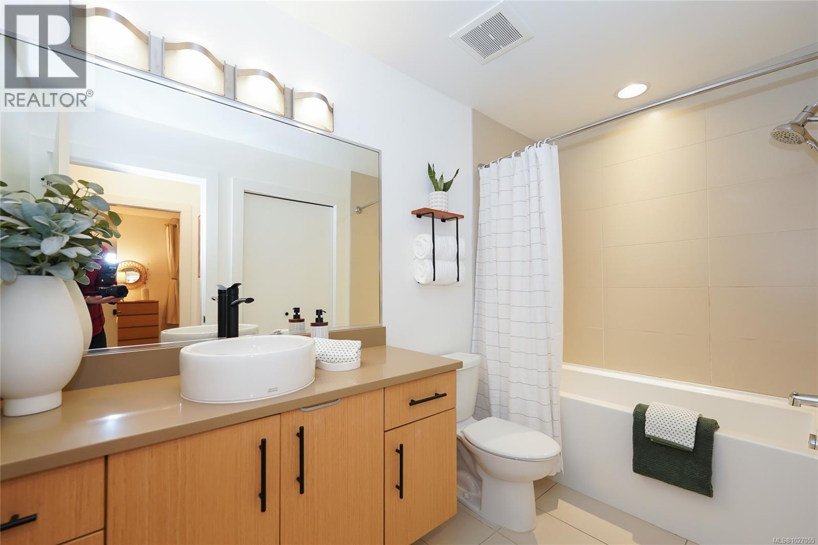 Single Family House for Sale in   West Saanich Rd The Duval Saanich 