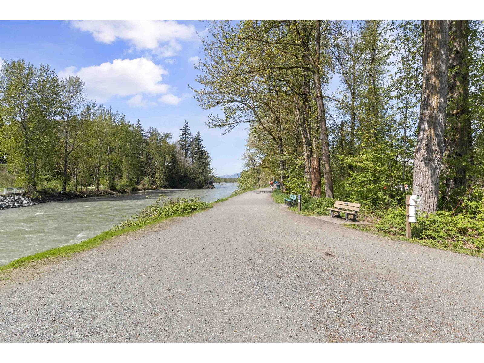 18 5915 VEDDER ROAD, Garrison Crossing, Chilliwack
