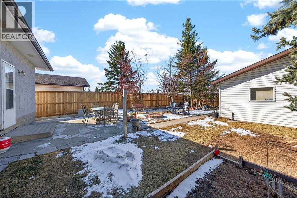 Single Family House Bungalow for Sale in  Pinegrove Close NE Pineridge Calgary 