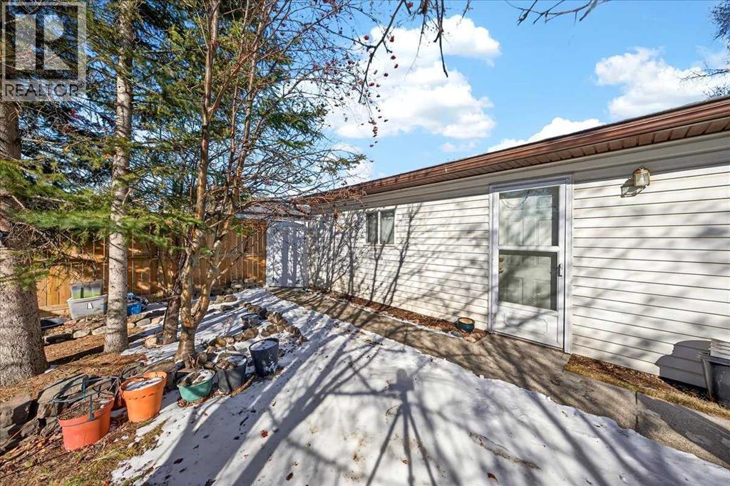 Single Family House Bungalow for Sale in  Pinegrove Close NE Pineridge Calgary 