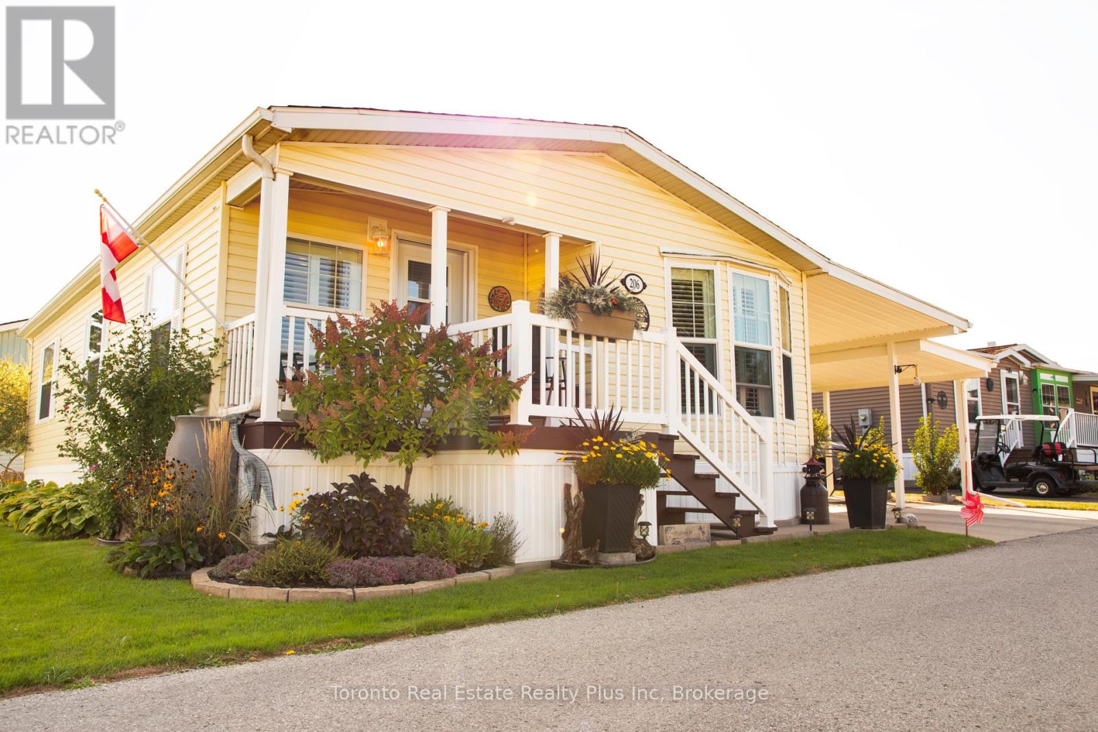 #206 3033 TOWNLINE ROAD - 1