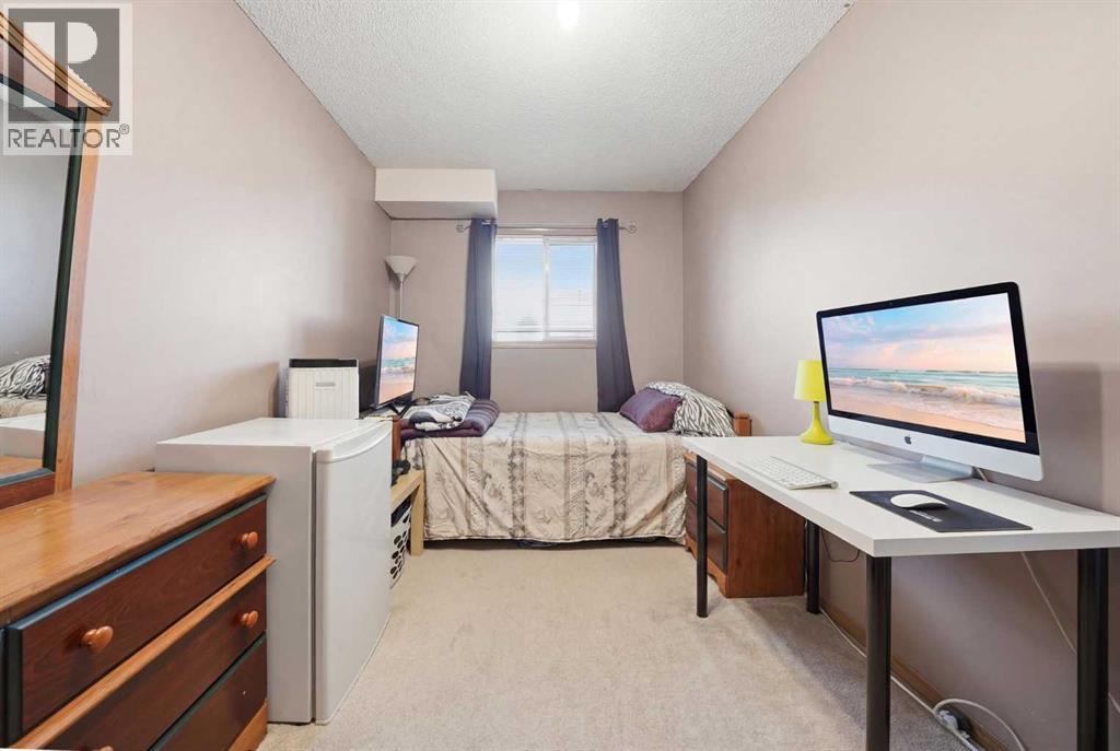 Single Family House 4 Level for Sale in  Catalina Boulevard NE Monterey Park Calgary 