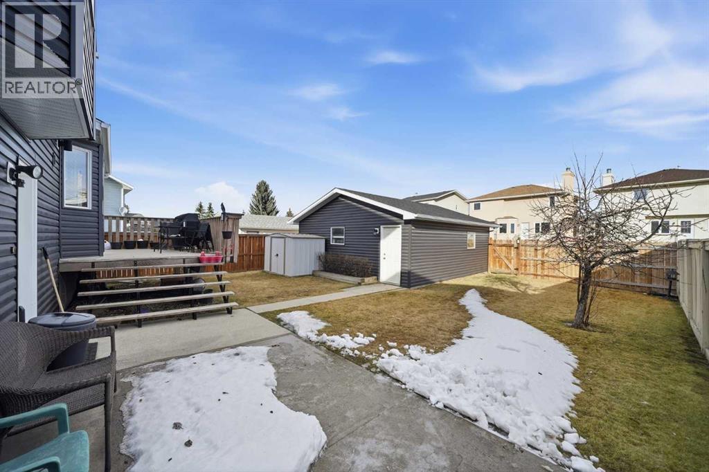 Single Family House 4 Level for Sale in  Catalina Boulevard NE Monterey Park Calgary 