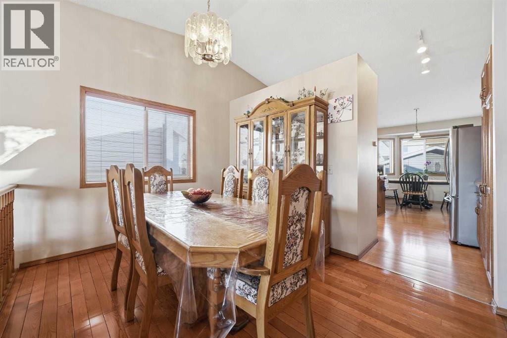 Single Family House 4 Level for Sale in  Catalina Boulevard NE Monterey Park Calgary 