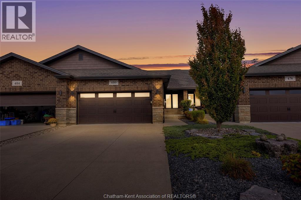 480 TWEEDSMUIR AVENUE West