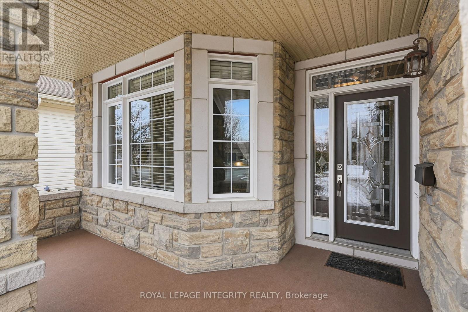 460 JASPER CRESCENT - 3