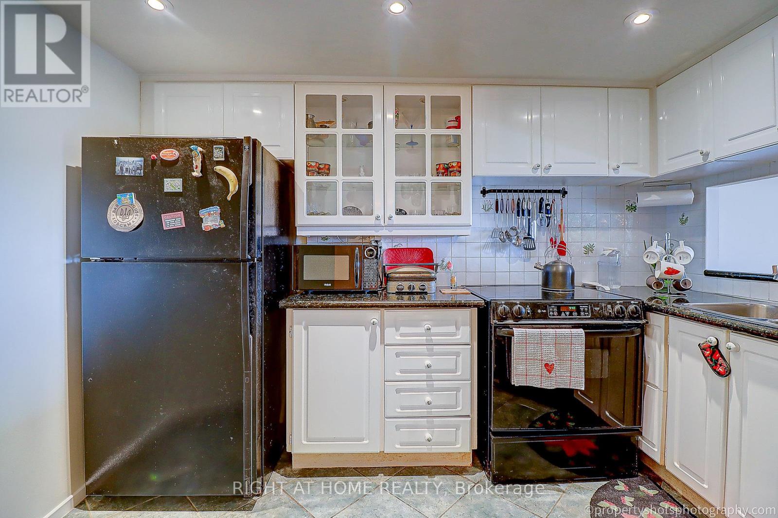 #1703 77 MAITLAND PLACE - 10