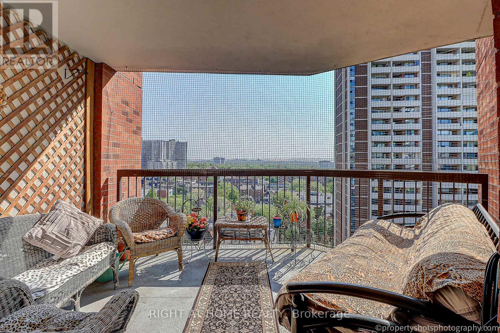 #1703 77 MAITLAND PLACE - 13