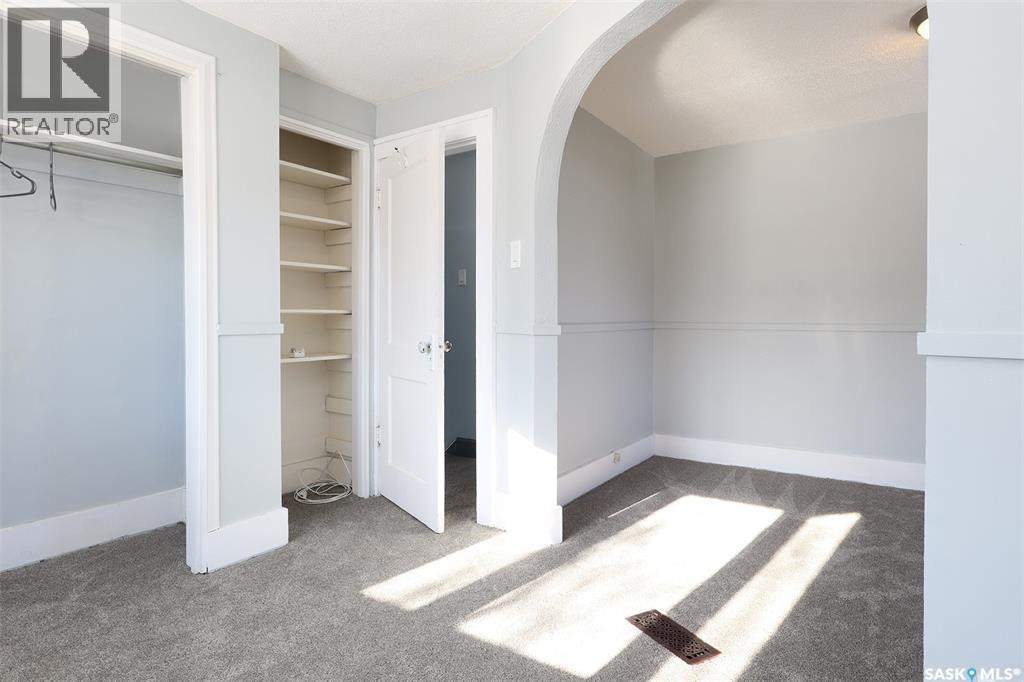 Single Family House for Sale in  DEWDNEY AVENUE Regina 