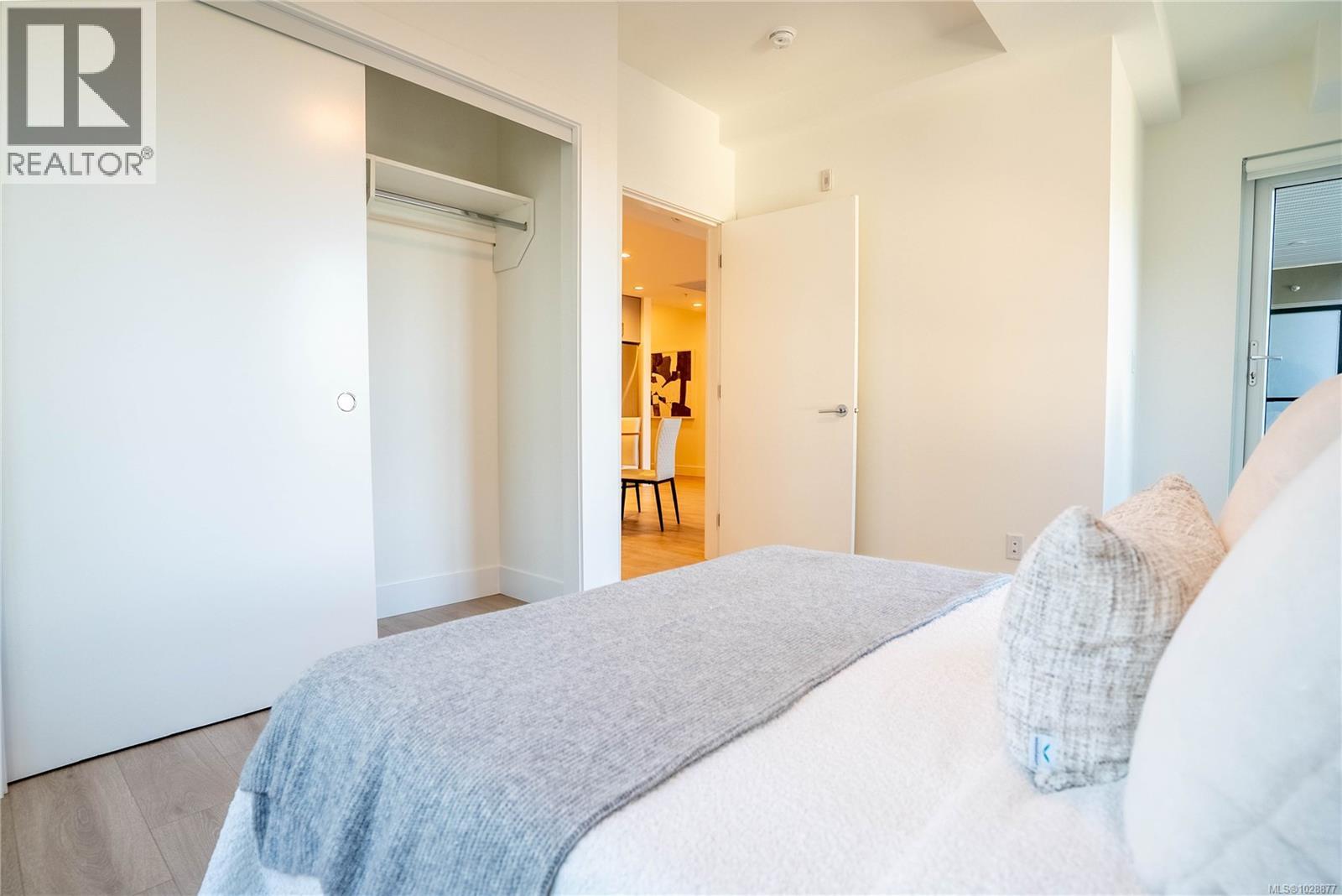 308 258 Helmcken Rd, View Royal