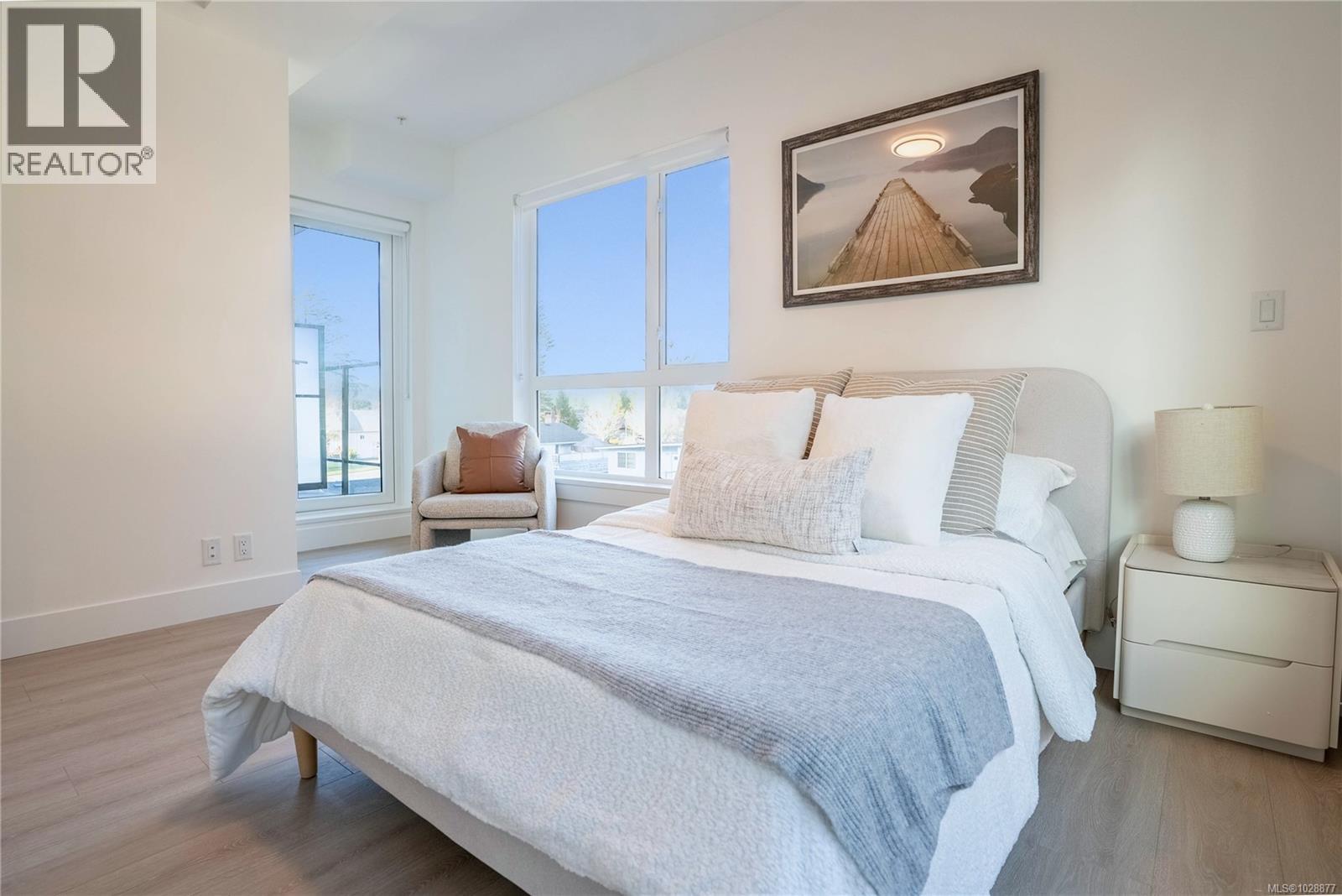 308 258 Helmcken Rd, View Royal