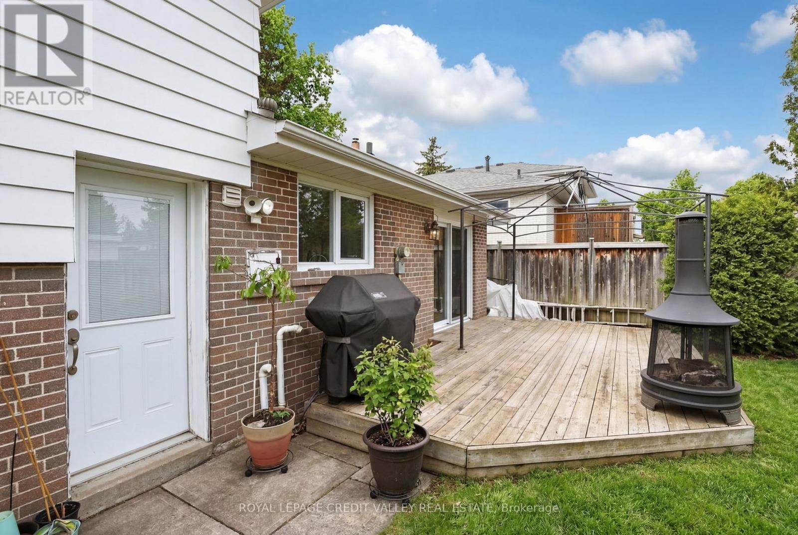 41 STAVELEY CRESCENT - 41